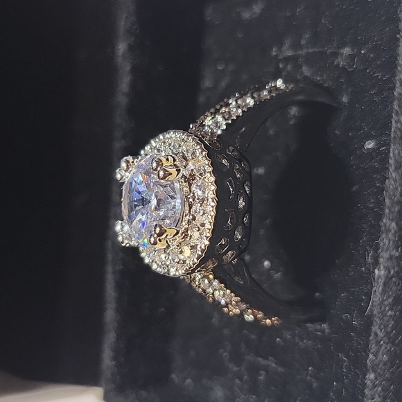 Super Sparkly Crystal CZ Rings - Picture 5 of 7